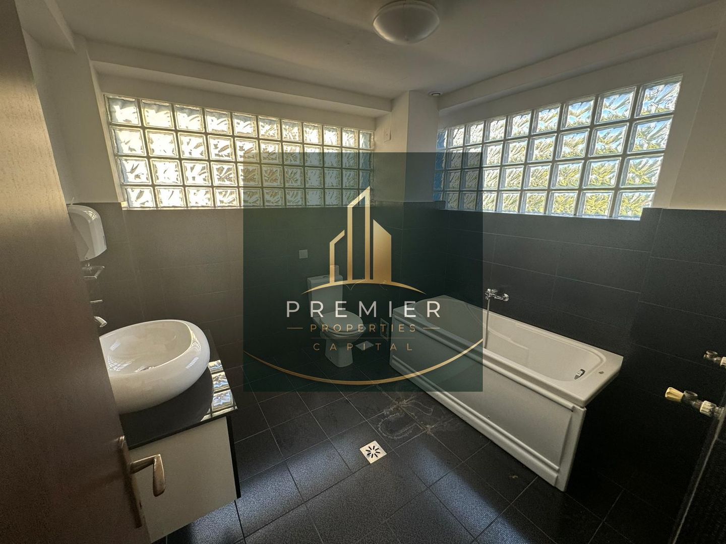 Oportunitate investitie cladire birouri proprie centrala pe fiecare etaj - Poză 15