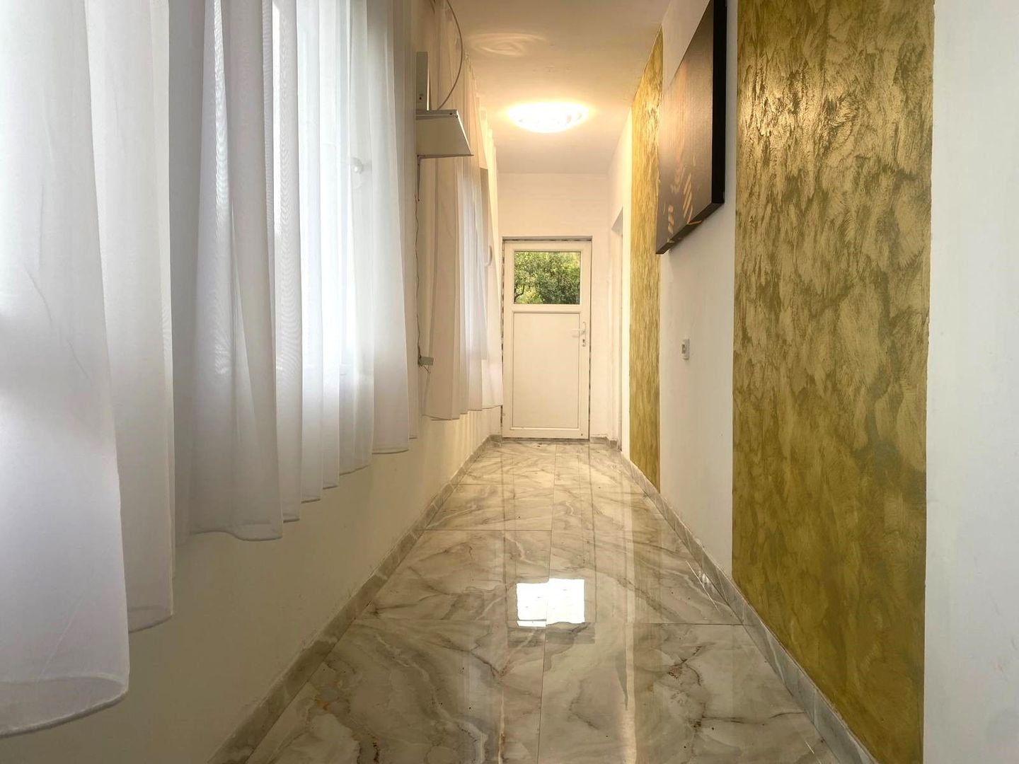 Casă de vânzare în Răzvad, la o distanta mica fata de oras! - Poză 6