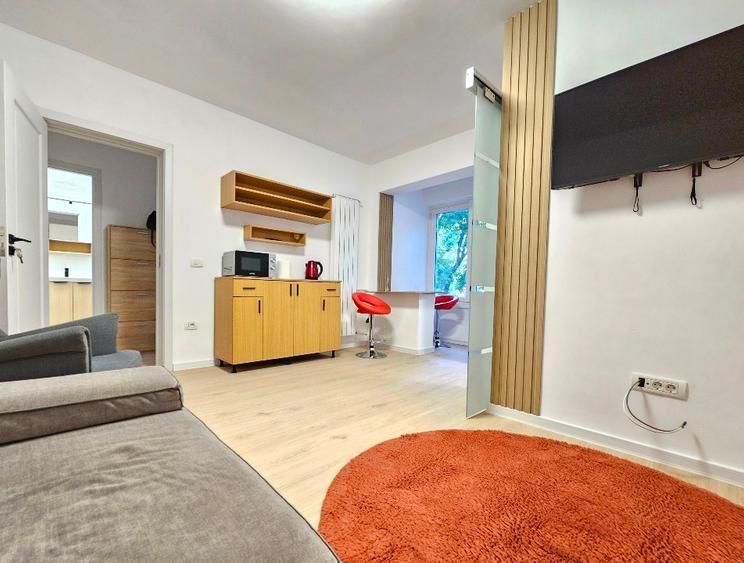 Apartament 2 camere. Decomandat. Cu Parcare.  La 5 min metrou Aparatorii Patriei - Poză 2