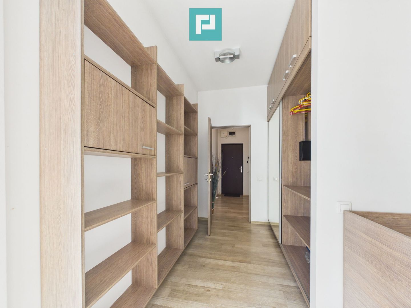 Apartament 3 camere de închiriat ARED UTA - Poză 20