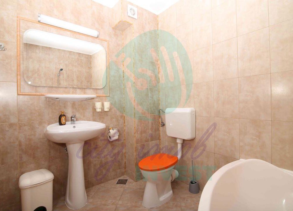 Vila cu 24 de camere cu priveliste superba ideal investitie in PREDEAL - Poză 22