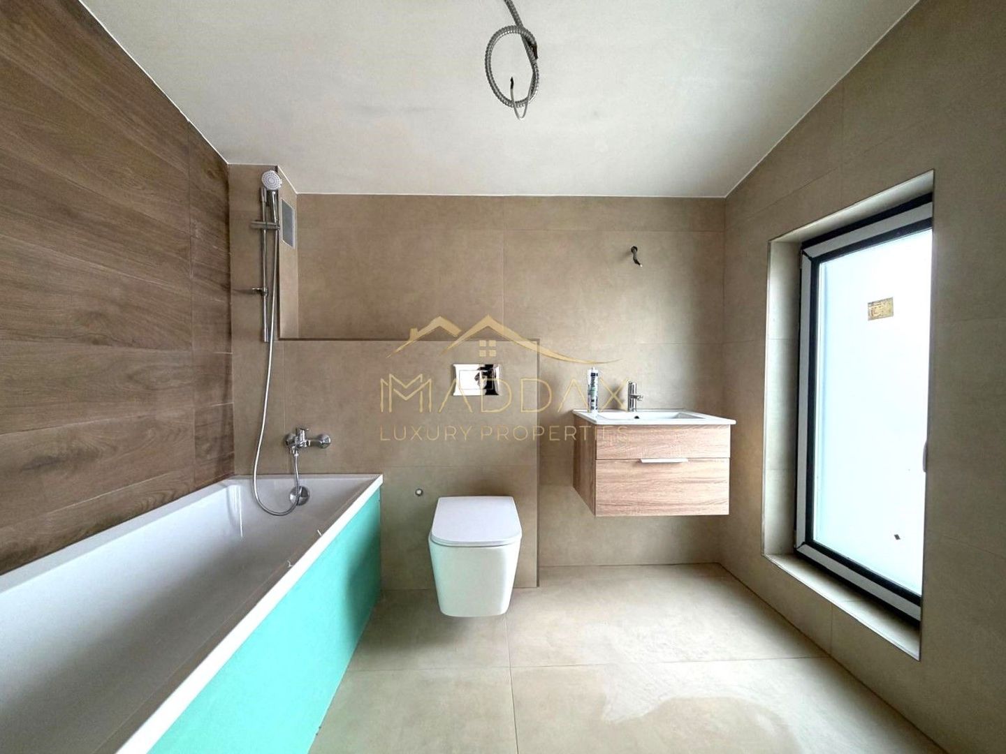 Vila moderna 6 camere // 190mp // teren 300mp // Tunari - Poză 16