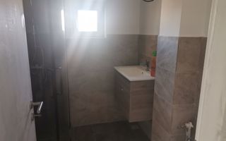 Vanzare apartament decomandat, renovat total, liber, Mioveni - Poză 3