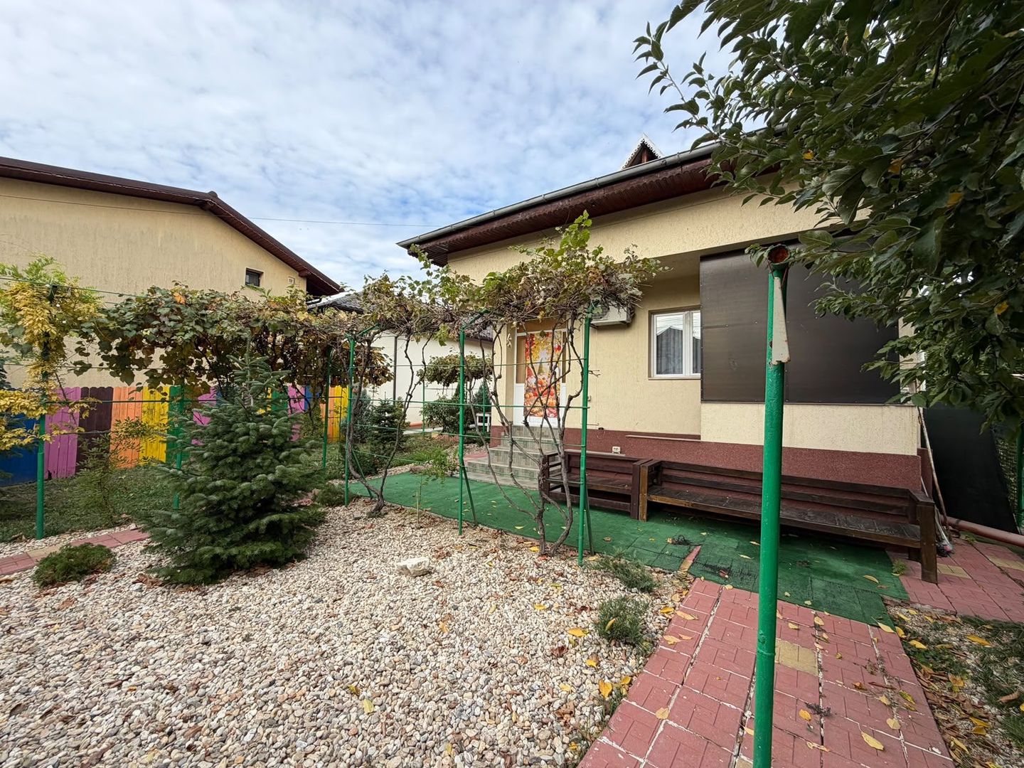 CASA INDIVIDUALA- DOBROESTI, TEREN 350 MP, CENTRALA, MODERN COMIS 0% - Poză 1