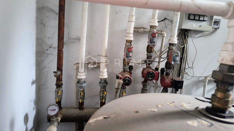 Clădire multifuncțională de vânzare – comerț, birouri și producție. - Poză 10