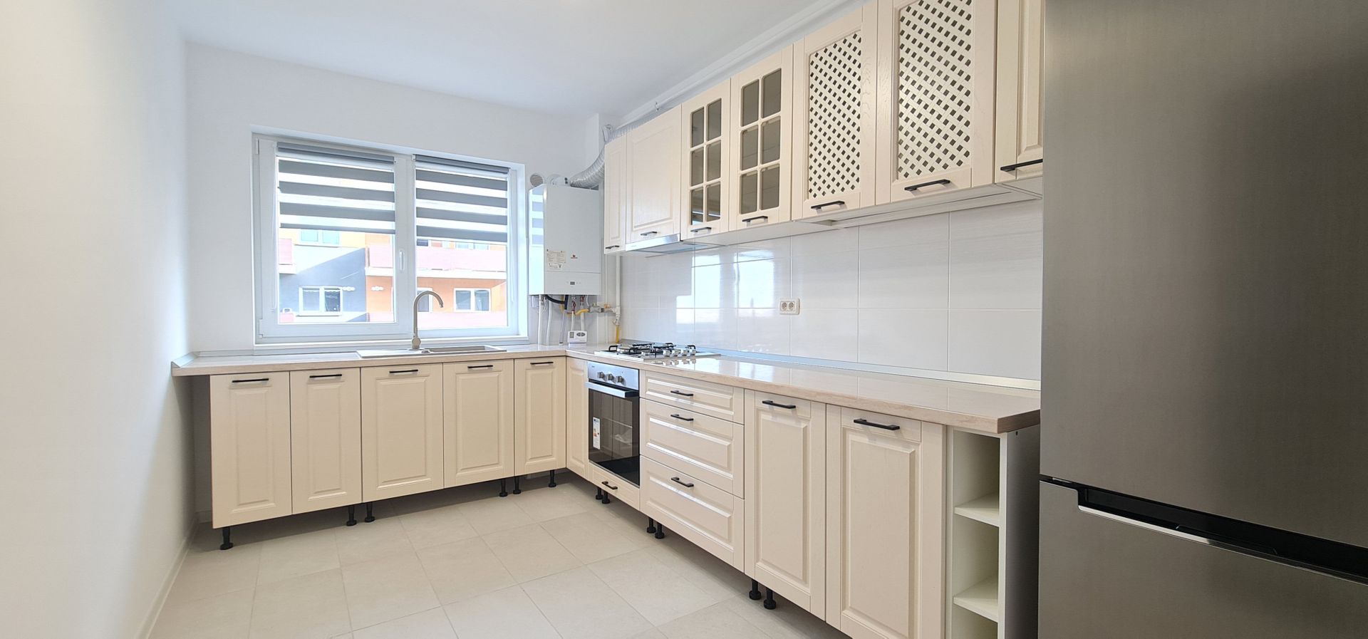 2 camere de inchiriat Sanpetru mobilat utilat - Poză 2