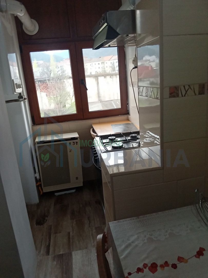 Garsonieră confort 1 de închiriat în Covasna, poziție centrală - Poză 1