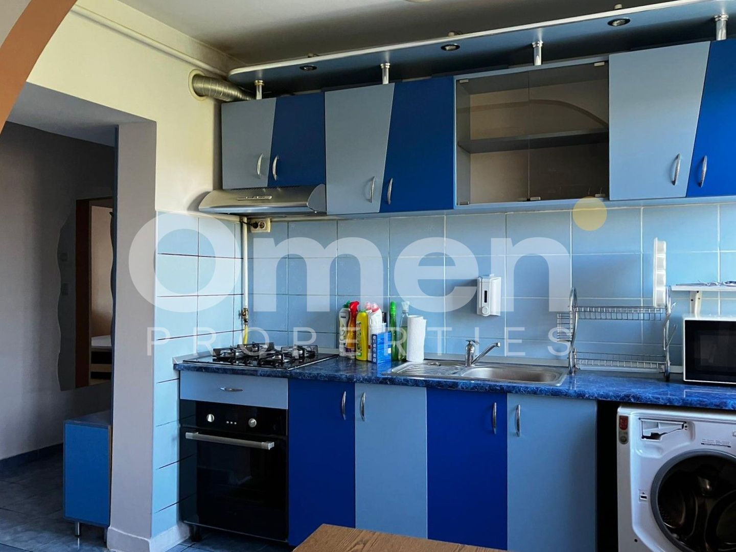 Apartament 2 camere– Cuza Vodă | Etaj 4/4 | Bucătărie spațioasă și luminoasă - Poză 3