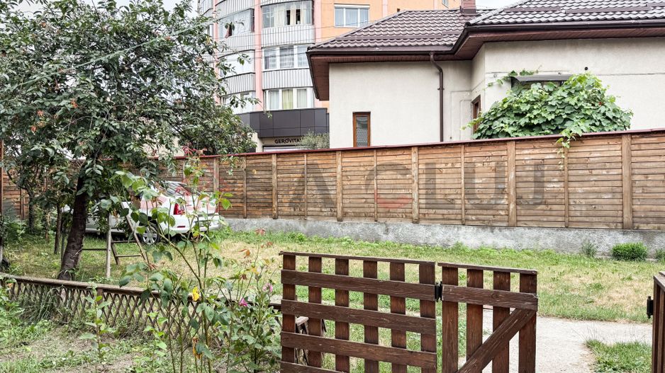 Apartament la casa cu curte si 2 locuri de parcare,Marasesti - Poză 2
