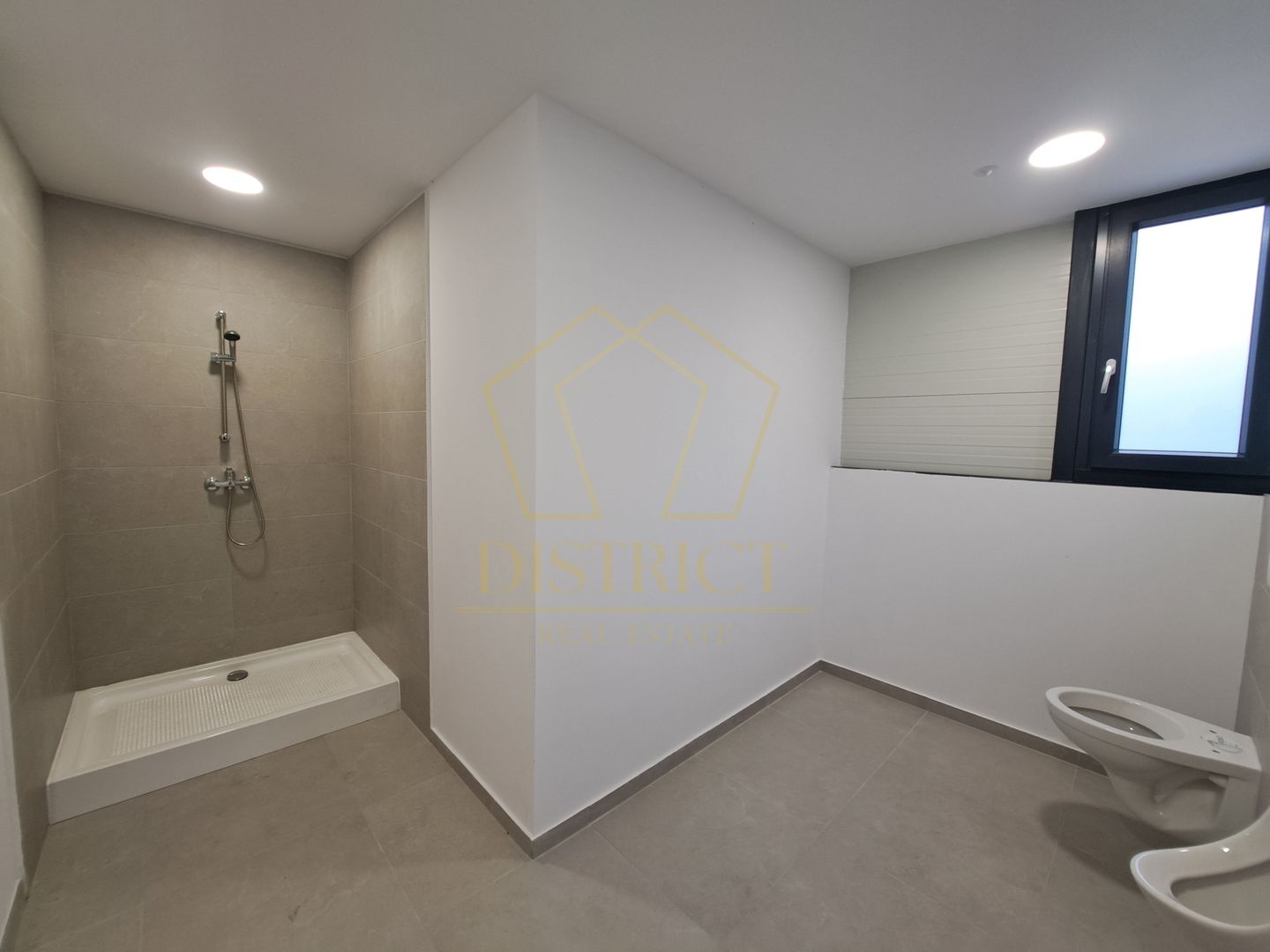 COM 0% Hale servicii, birouri și depozitare de inchiriat  | Aeroport - Poză 15