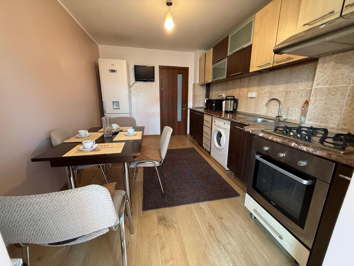 🏡 Apartament 2 camere decomandate de închiriat – Zona Baia Comunală - Poză 5