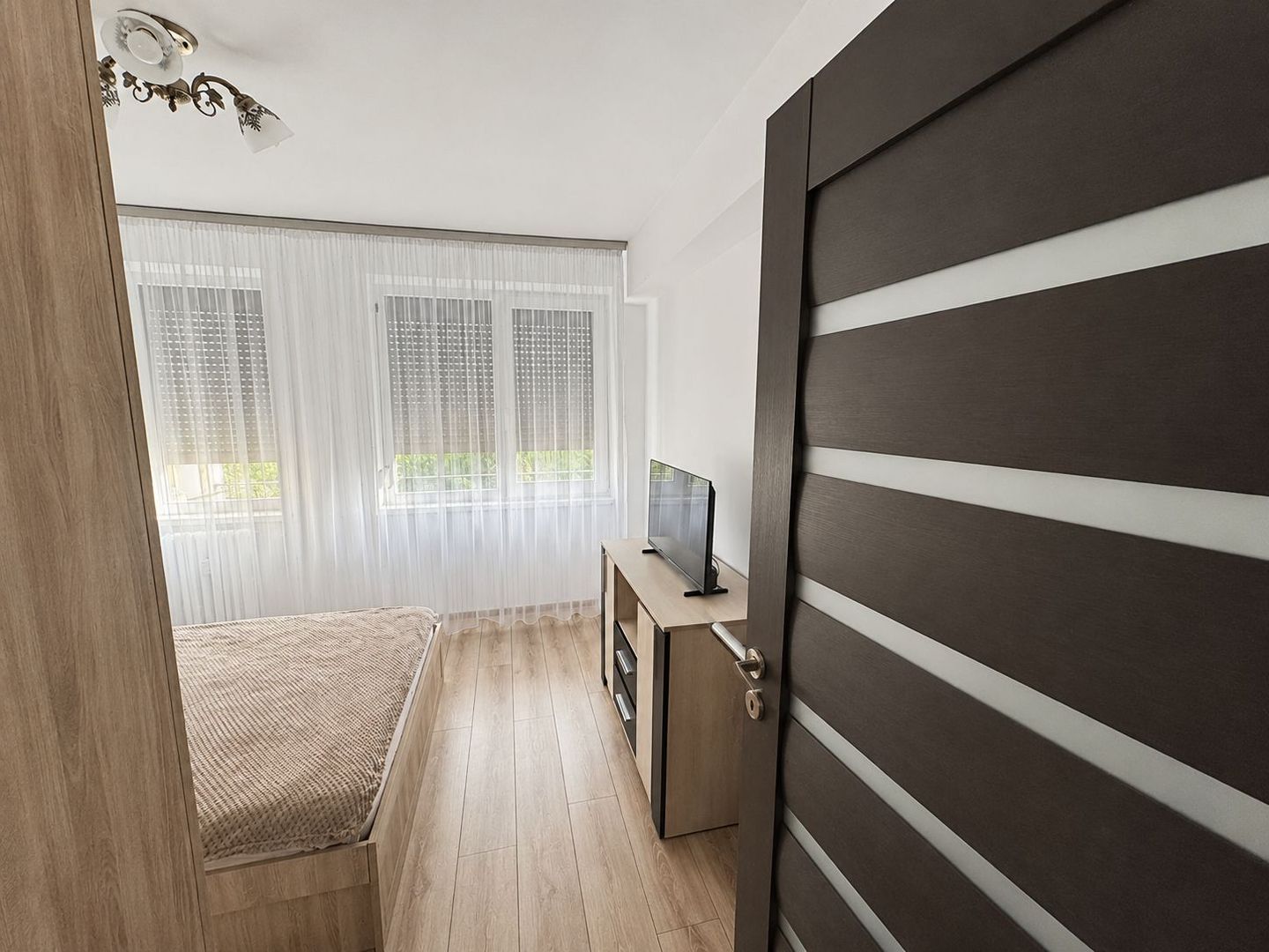 COMISION 0%, Apartament 2 Camere, Etaj 6, Lift, Renovat, Ultracentral - Poză 3