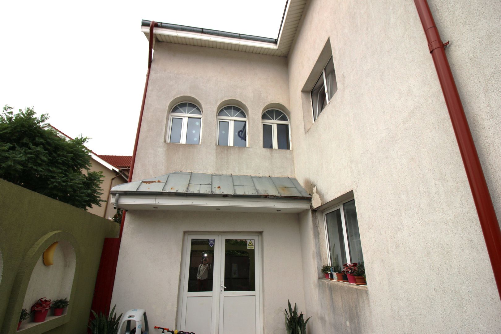 Casa de vanzare P+1+M Drumul Taberei Bucuresti - Poză 2