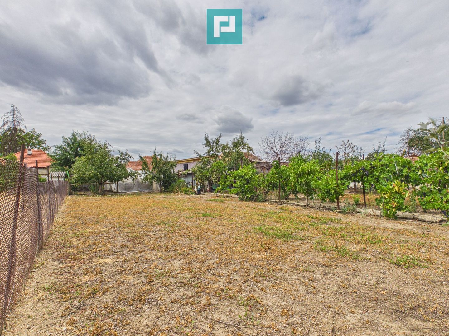 Casă solidă în Curtici cu teren de 1166 mp - Poză 31