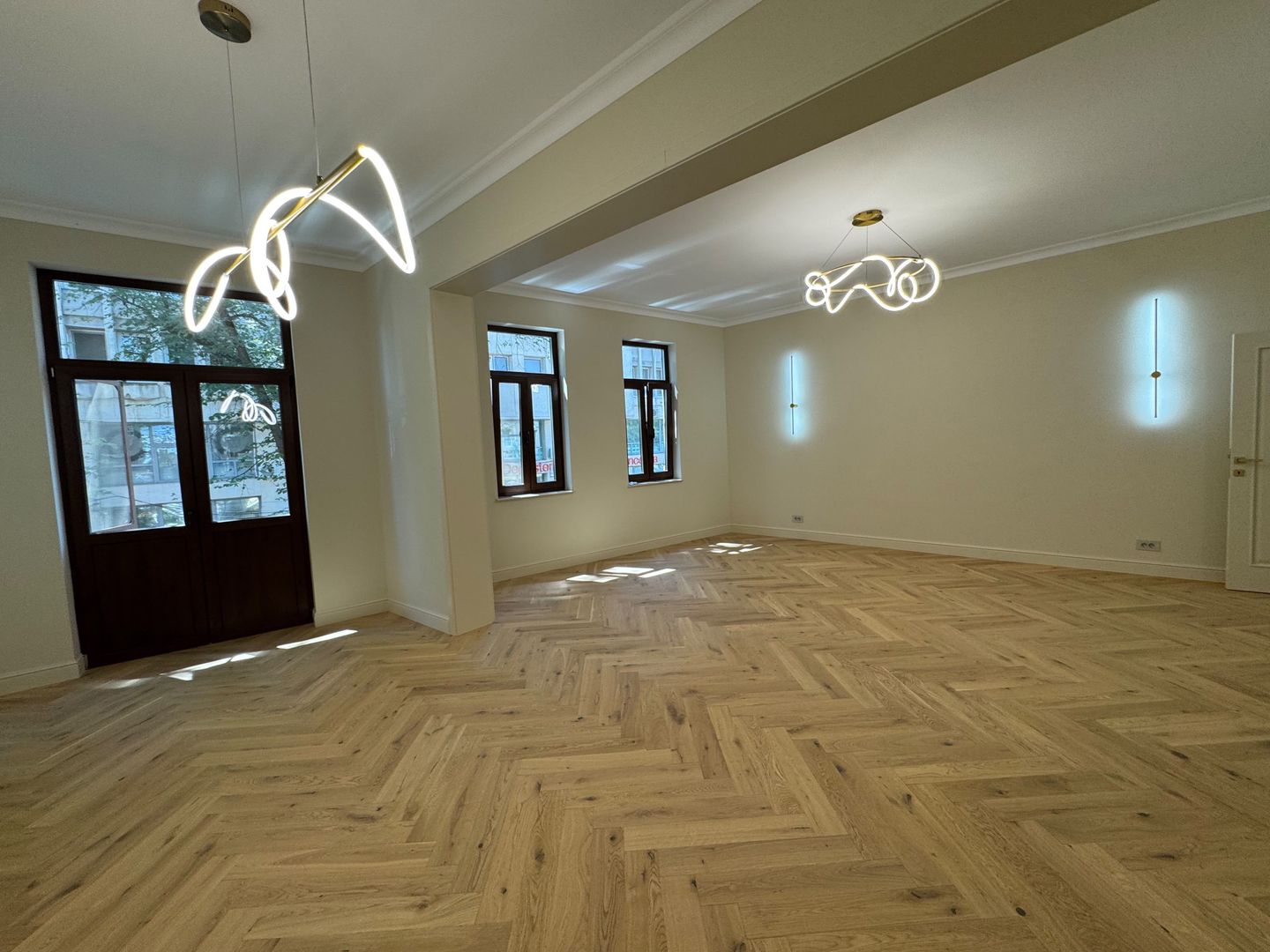 4 camere ||  Mihai Eminescu -Piata Romana || vila interbelica - Poză 3