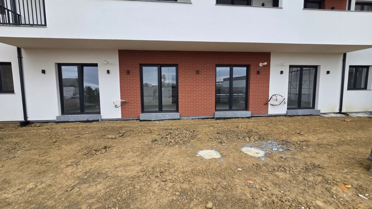 De vânzare apartament 2 camere ansamblu de locuinte Micro 9 in Satu Mare - Poză 13