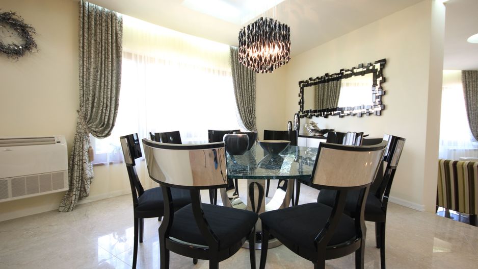 O casa deosebita cu Piscina - Poză 16