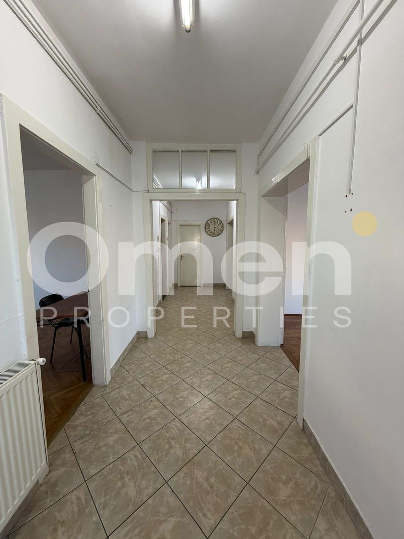 Casa individuala cu curte disponibila pentru vanzare, situata in zona centrala - Poză 13