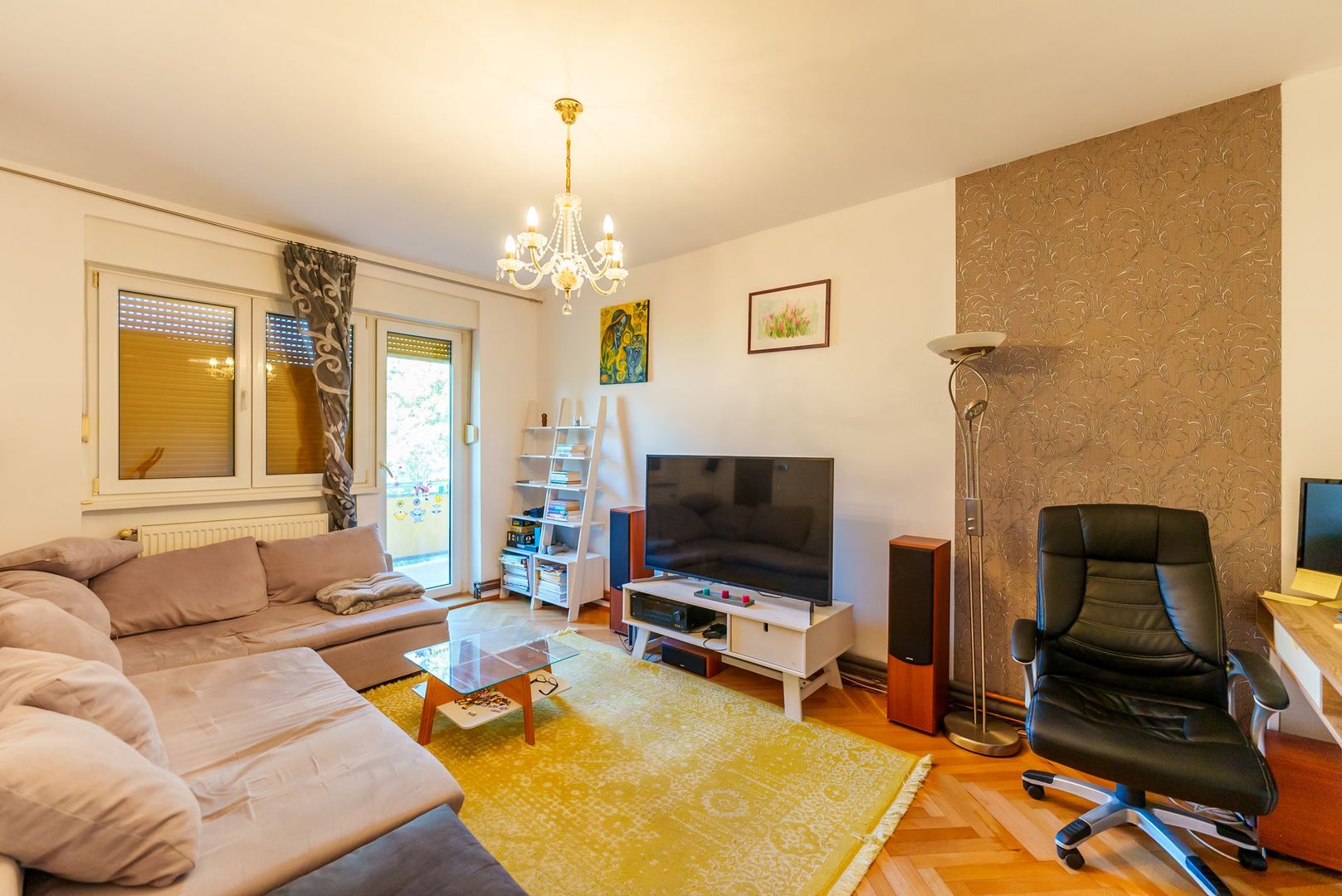 Apartament 3 camere lângă Hotel Central - Poză 1