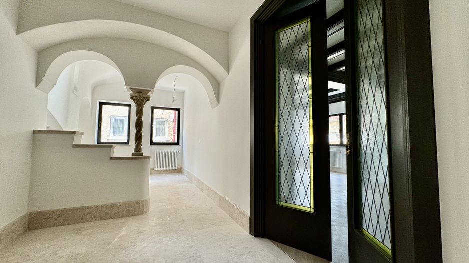 Primaverii vila 650 mp stil arhitectonic neoromanesc - Poză 4