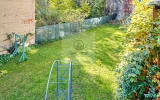 Închiriez casă în Centrul Brasovului/ curte privata - Poză 2