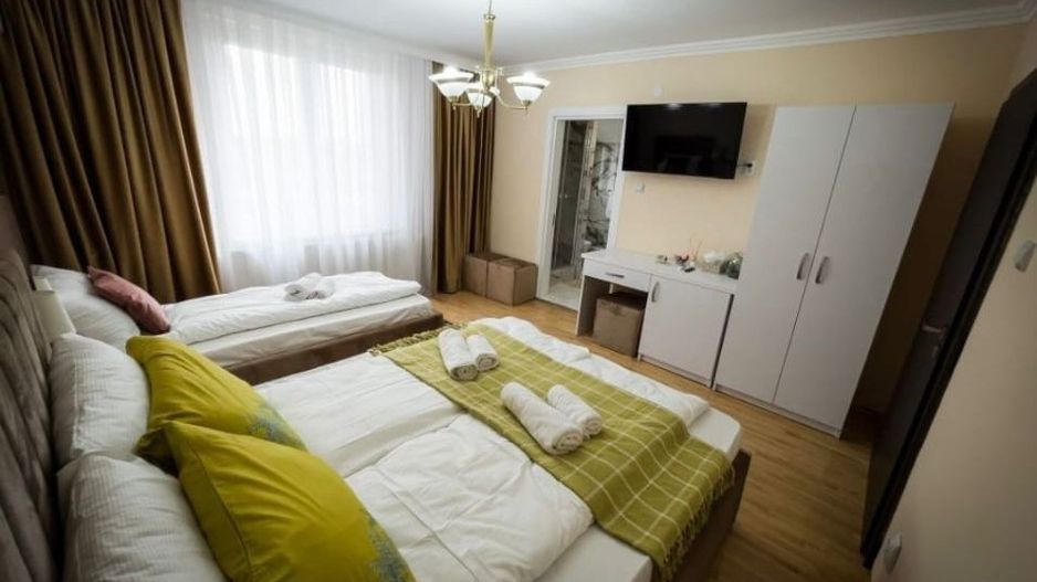 Restaurant + Pensiune in IOSIA P+M - Poză 6