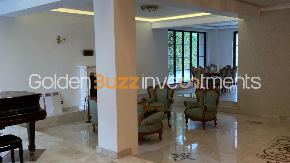 Vilă Individuala spațioasă | Locație premium - Poză 7
