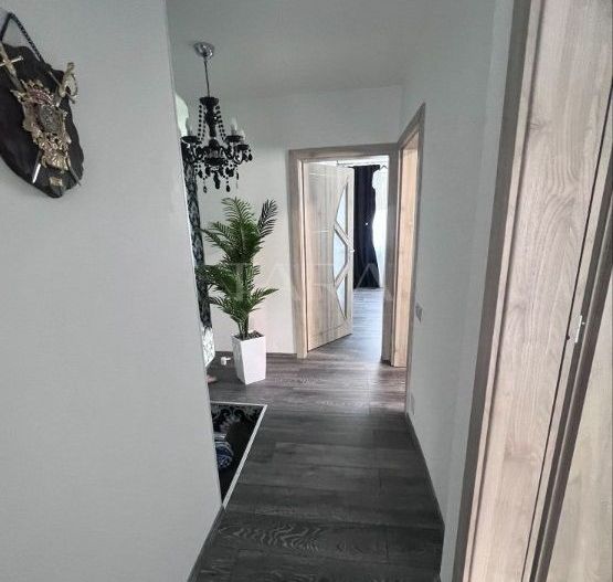 Casă / Vilă cu 4 camere de vanzare in Floresti, zona Eroilor - Poză 5