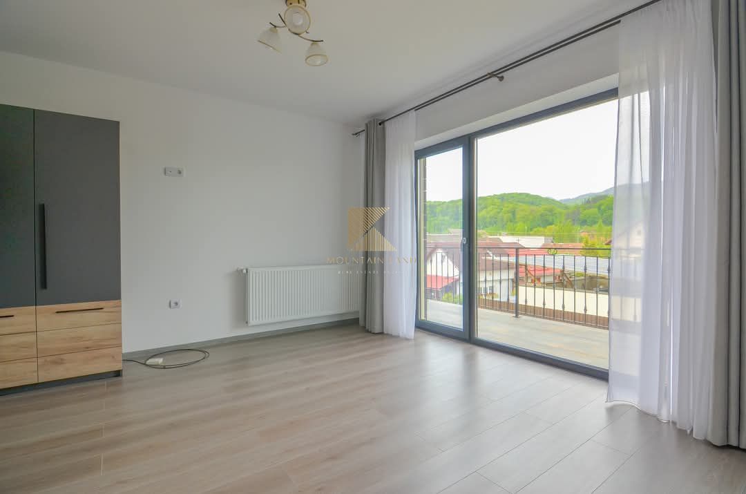 Casa noua tip duplex, 2 dormitoare cu 2 bai, curte, Sacele, PETFRIENDL - Poză 16