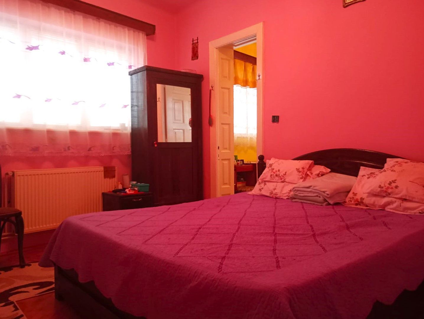 Centru! Vanzare casa cu 3 camere in centrul vechi Targoviste! - Poză 4