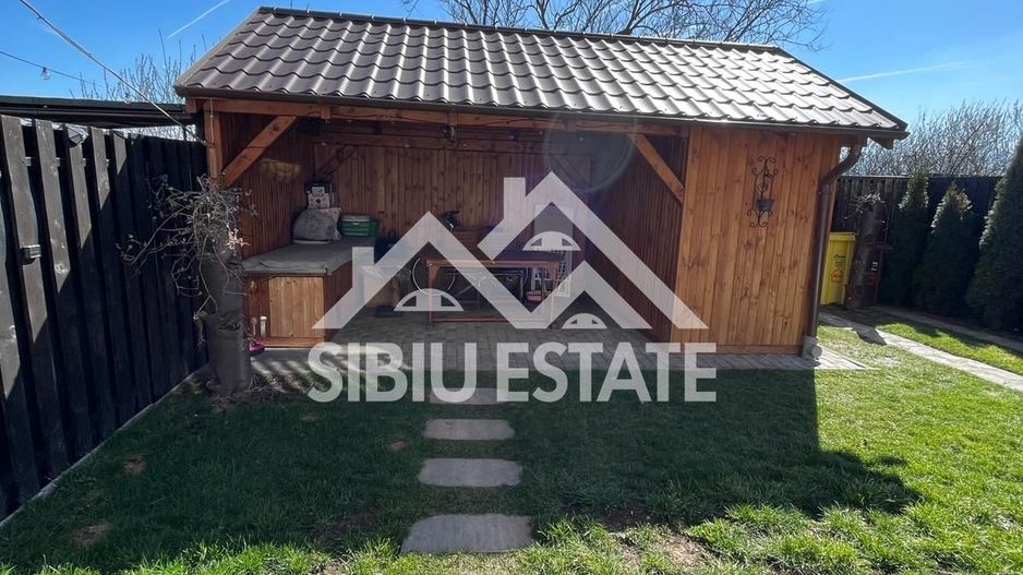 Casa cvadruplex de vanzare 4 camere, 2 locuri de parcare - Poză 24