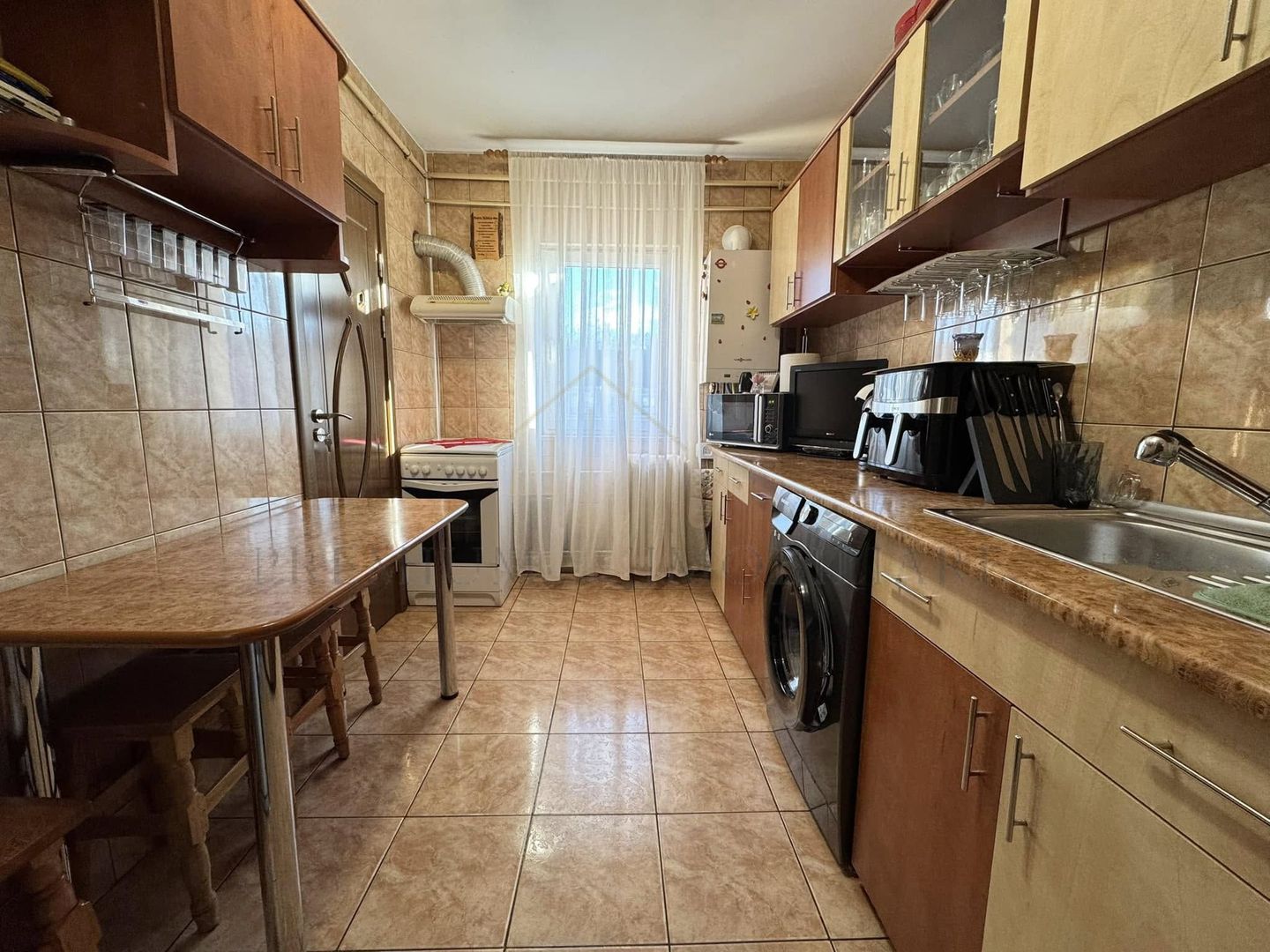 Apartament 2 Camere - Zona de jos - Poză 3