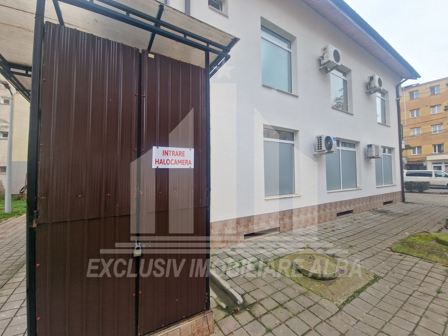 Laborator analize medicale | suprafata aprox 400 mp | Cetate - Poză 12