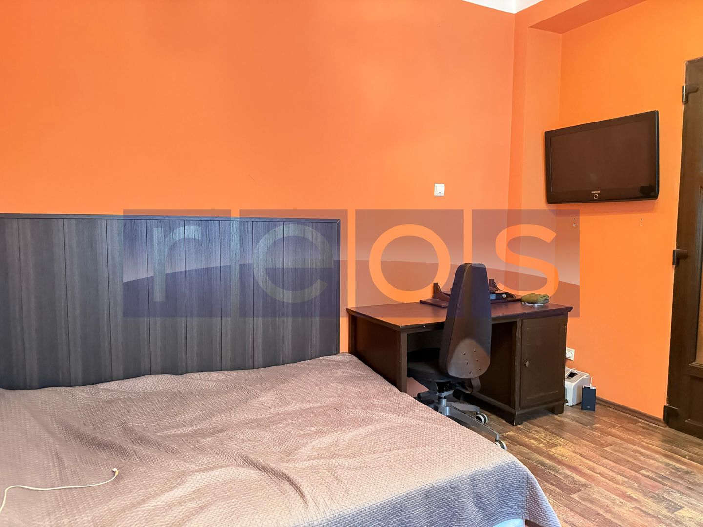 DE VÂNZARE APARTAMENT 2 CAMERE ZONA ULTRACENTRAL PIAȚA AMZEI - Poză 3