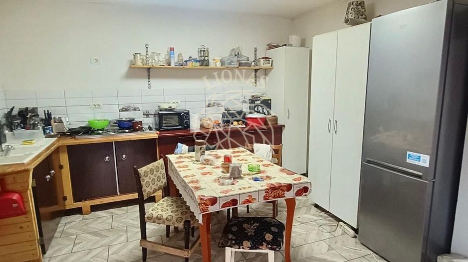 OPORTUNITATE INVESTITIE! Casa cu 2 apartamente- Zona Eroilor - Poză 2