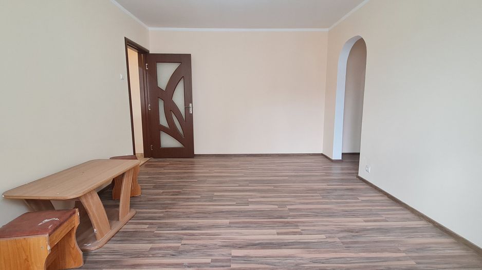 Apartament 2 camere Tractorul - Poză 1