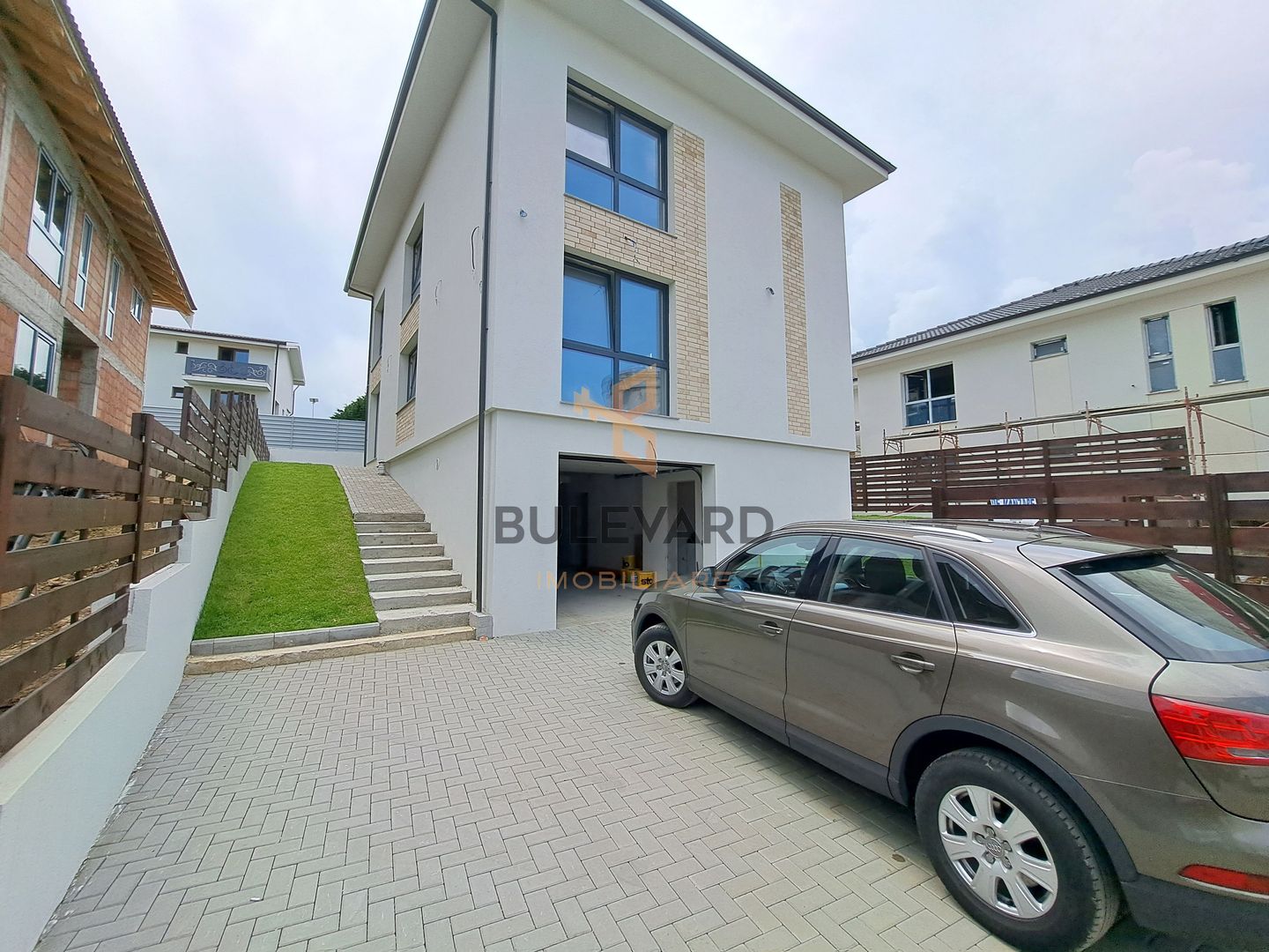 Casa individuala situata la 3 km de centrul orasului! - Poză 2