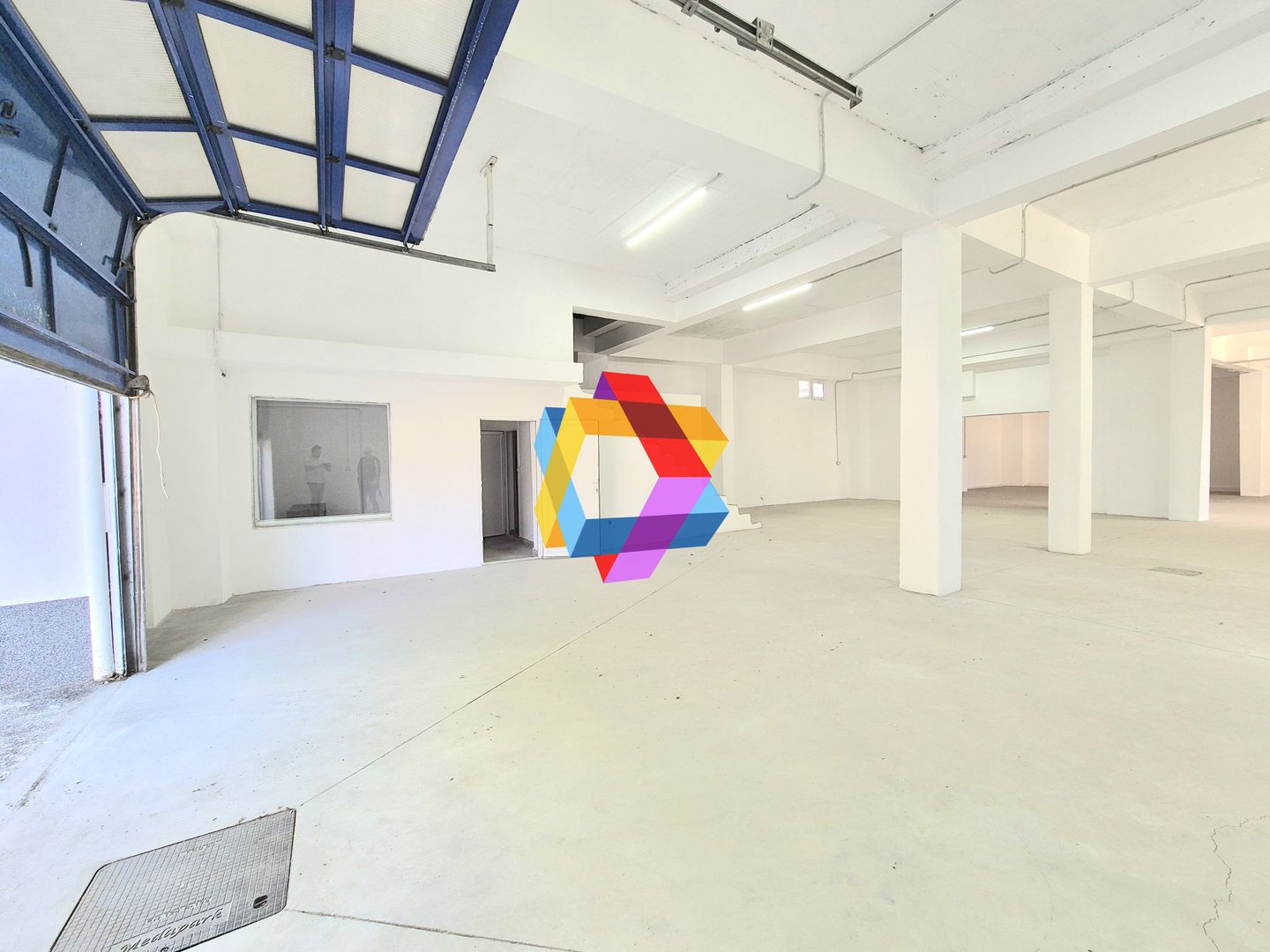 Hala in oraș -300 mp - Poză 1