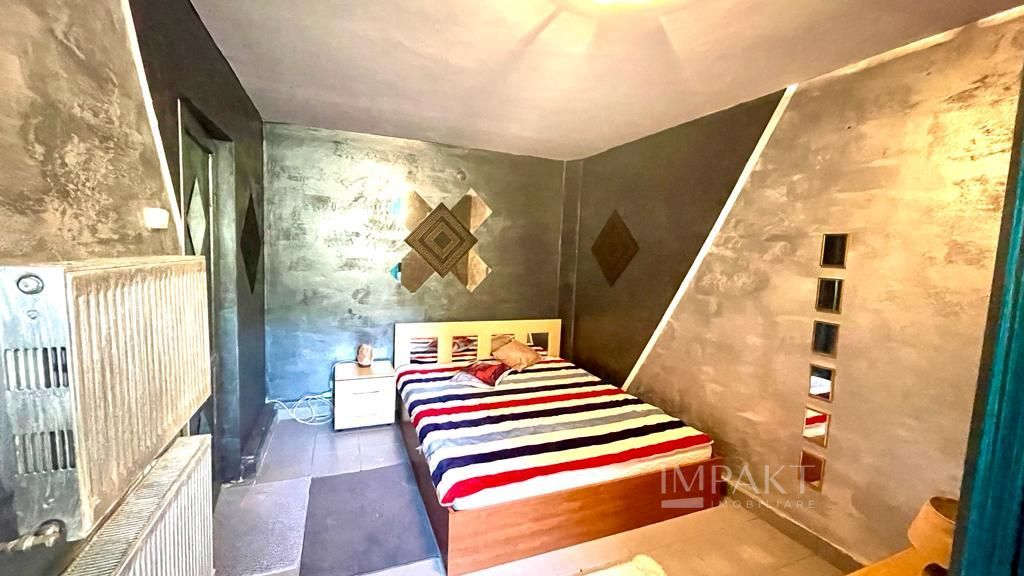 Casa deosebita cu 7 camere si piscina exterioara in cartierul Zorilor - Poză 19