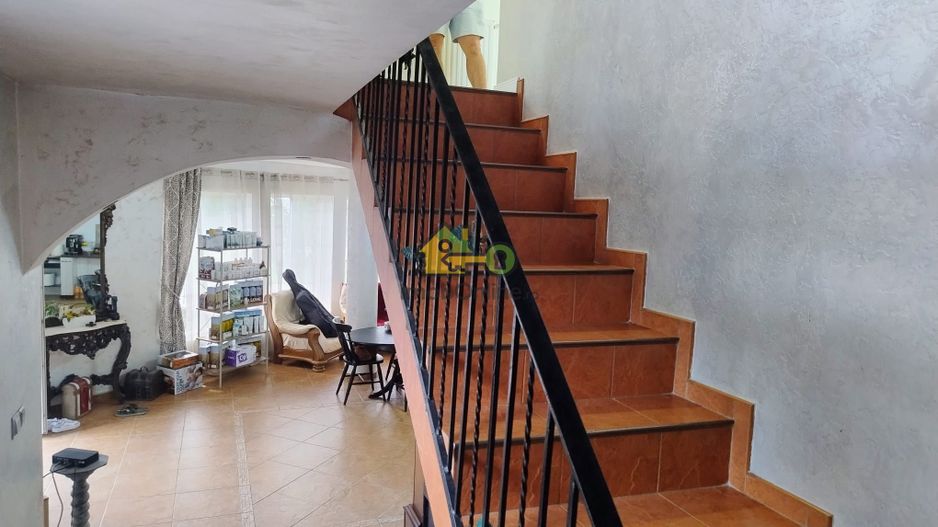 Vilă elegantă cu design luxos și grădină superb amenajată în Șag - Poză 15