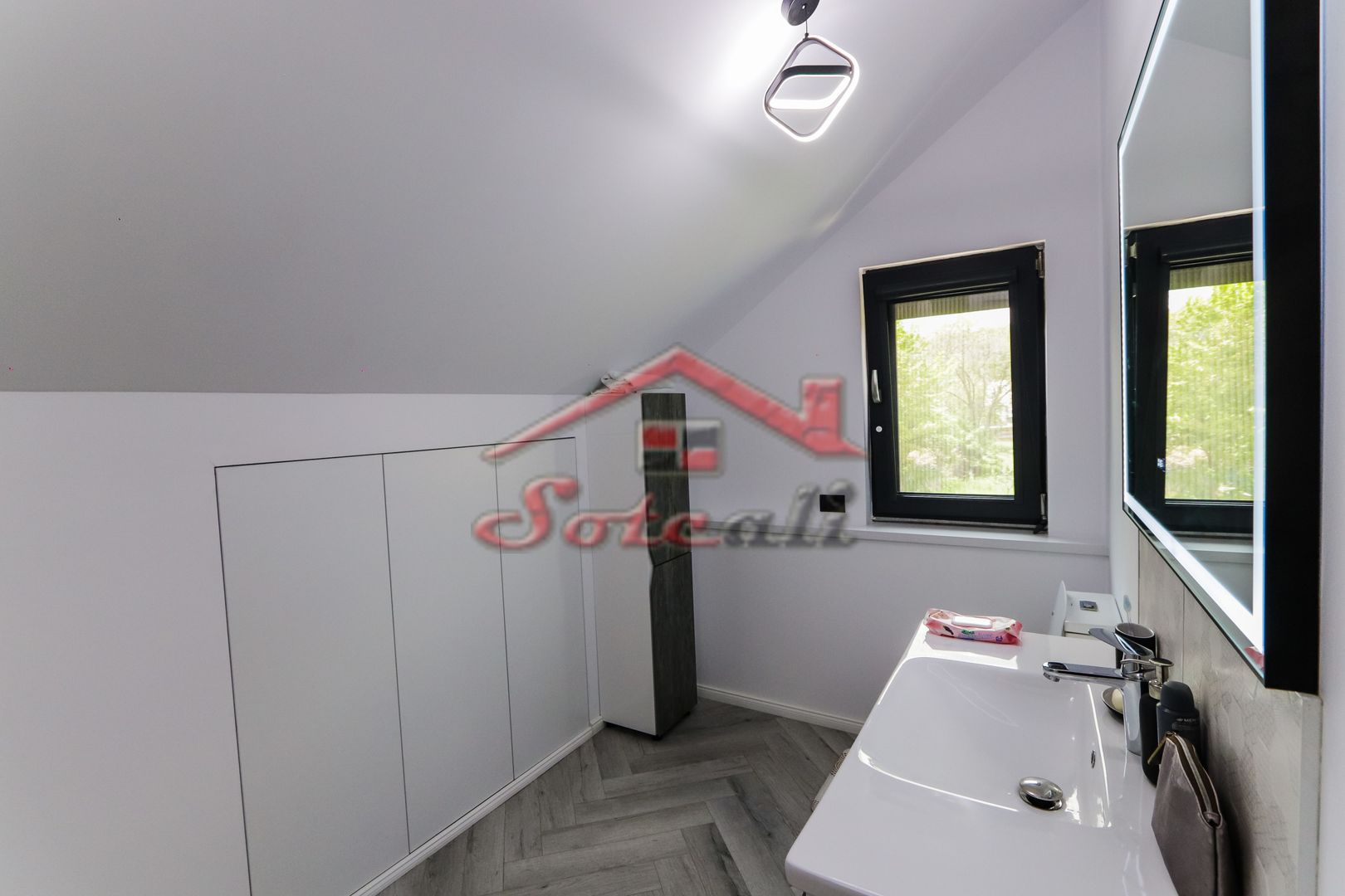 VILĂ MODERNĂ DE LUX CU PISCINĂ, FOTOVOLTAICE ȘI FOIȘOR – BREAZA - Poză 61