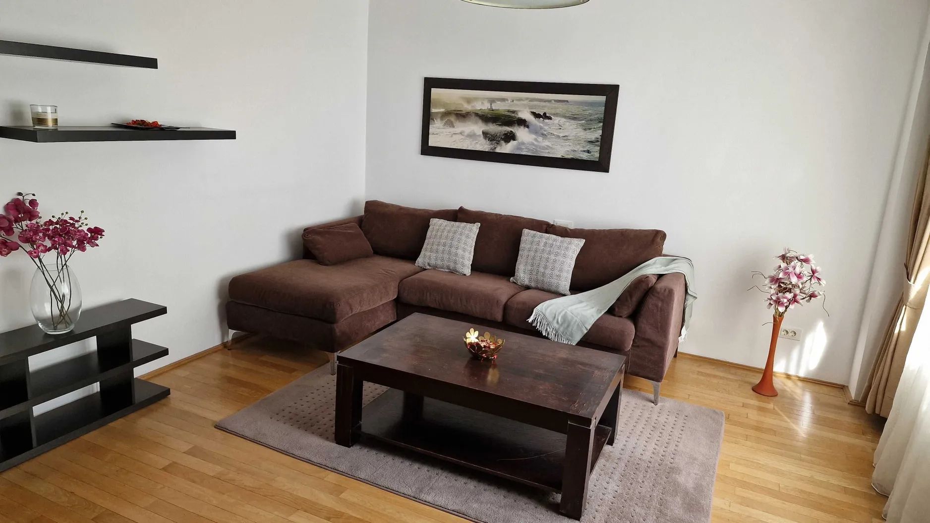 Apartament spațios cu 4 camere în zona Decebal - Poză 2