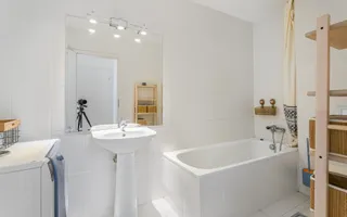 Vanzare - Apartament 3 camere- ULTRACENTRAL - Complex Delea Veche 24 - Poză 16