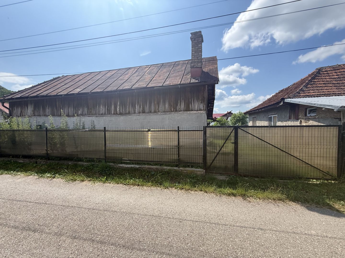 Casă + anexă și teren intravilan 813 mp cu toate utilitățile ! - Poză 1