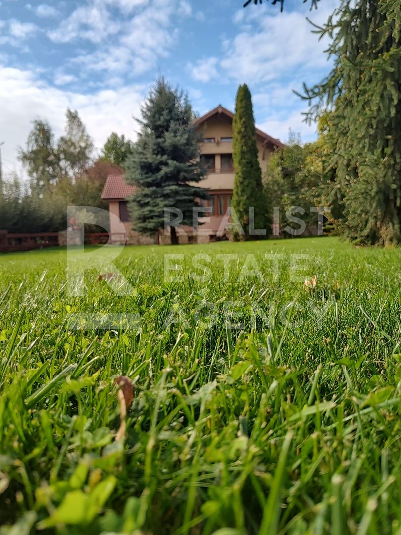 Vilă individuală 430 mp utili, teren 2.000 mp, panouri solare - Poză 2