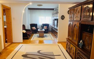 Apartament ultracentral, 3 camere, cu priveliste impresionanta, langa Mercur - Poză 2
