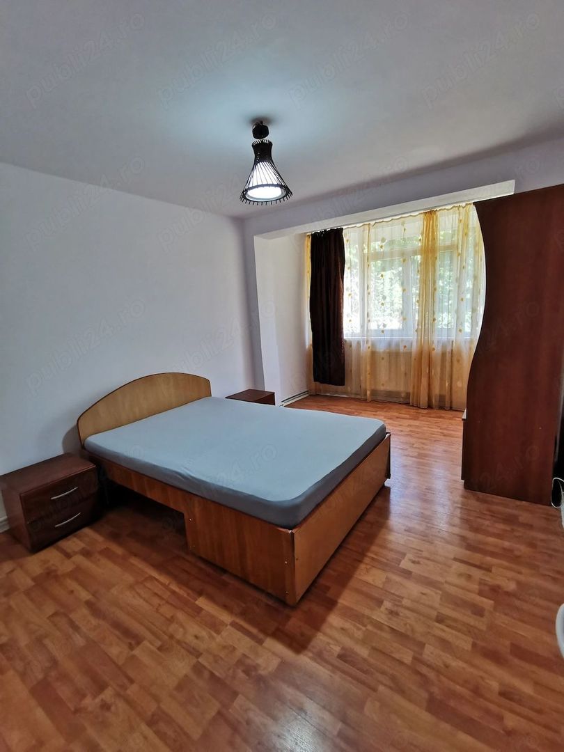 De inchiriat apartament 3 camere, parter, zona Constructorilor, 400 Euro - Poză 1