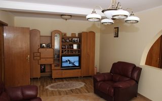 Casă / Vilă cu 3 camere de vânzare în zona Bartolomeu - Poză 8