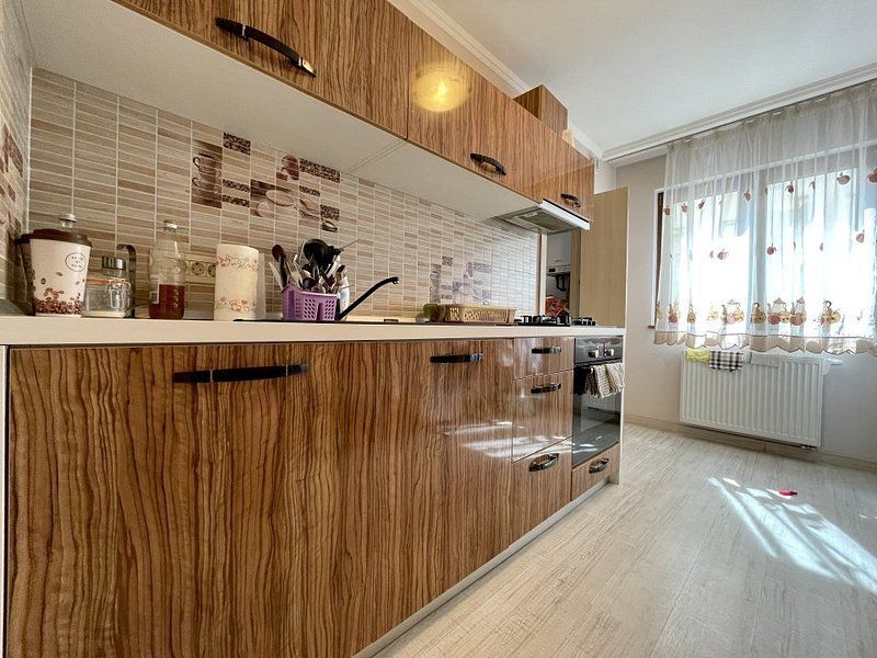 Piaţa Unirii - 3 camere, decomandat, renovat, et 1 - Poză 13