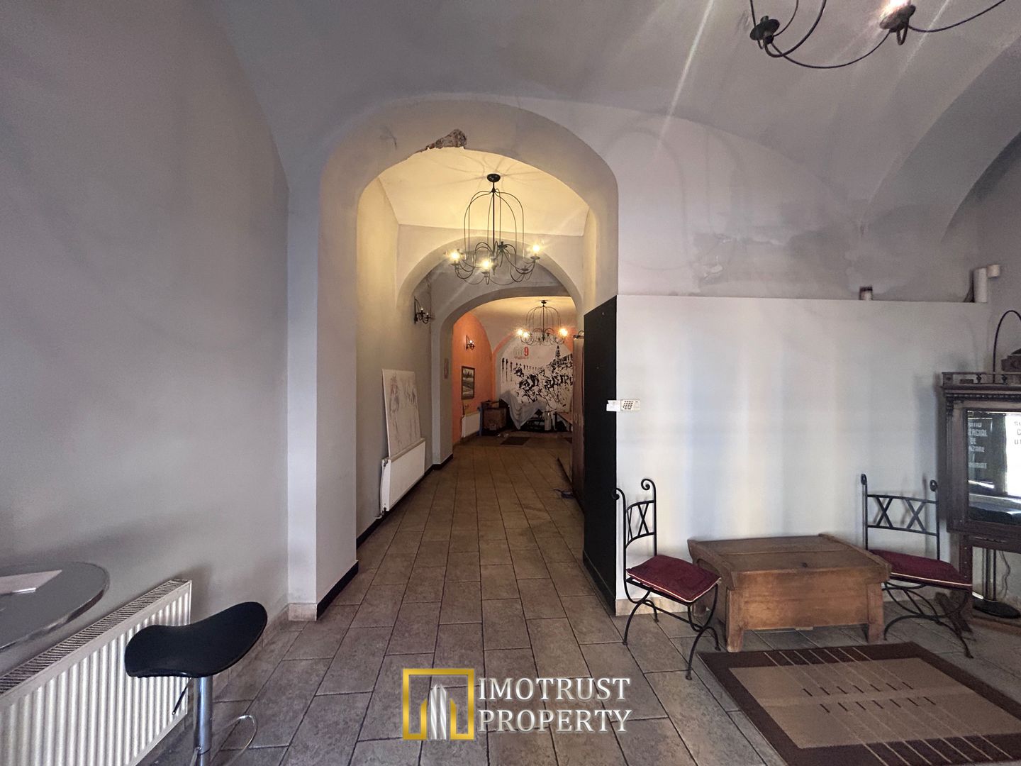 Spatiu comercial de vanzare zona Bou Rosu - Poză 1